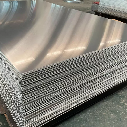 Stainless steel plates available in Italy and EU for industrial use